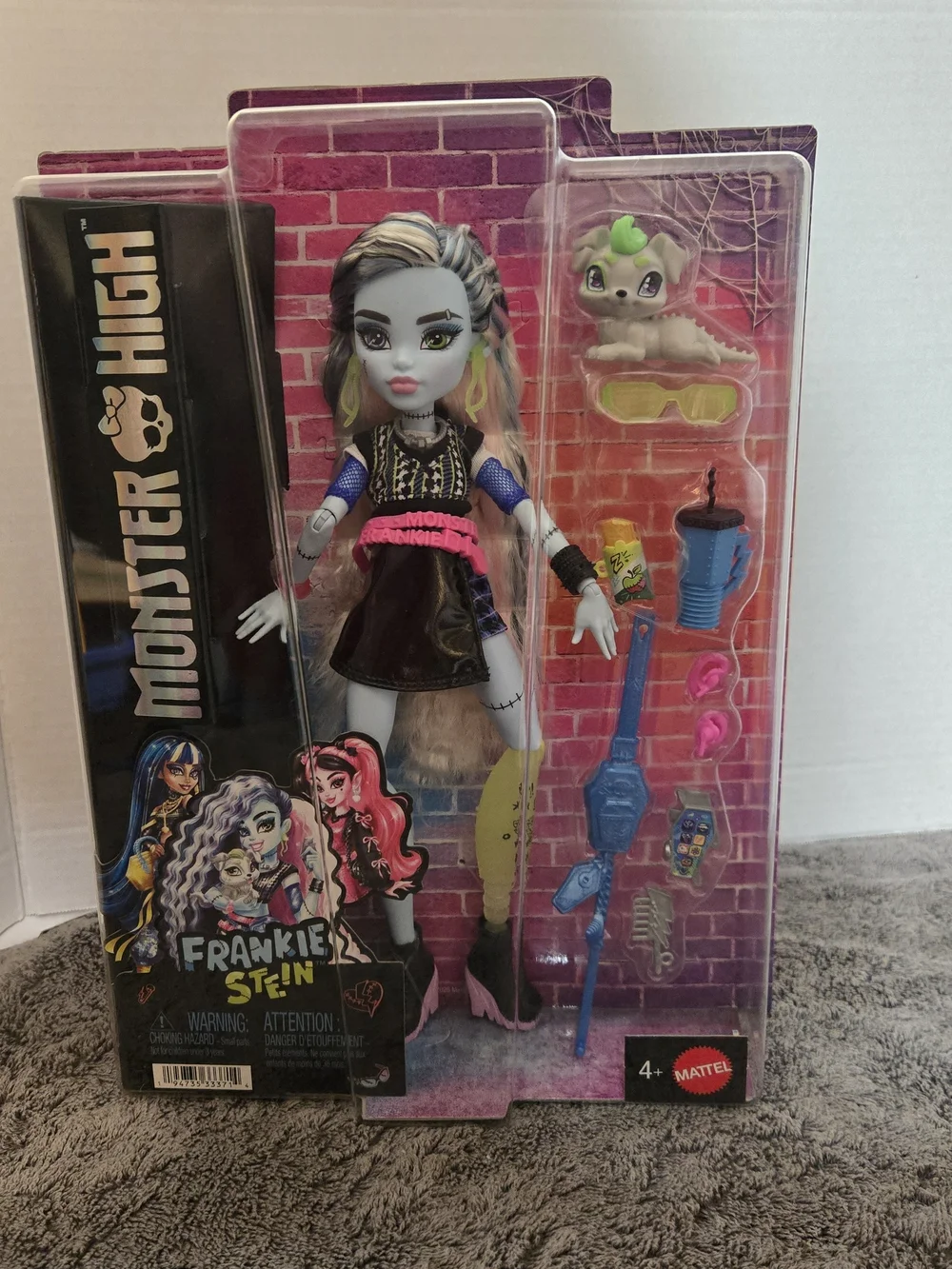 NEW NRFB Monster High G3 FRANKIE STEIN Core Refresh 2 Fashion doll w/ Pet